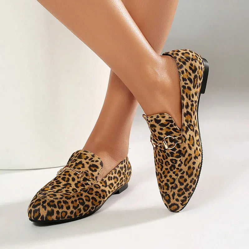 Women Loafers Fashionable Metal Buckle Casual Women's Shoes Flat Shoes Large size women's shoes spring autumn pwomen's shoe
