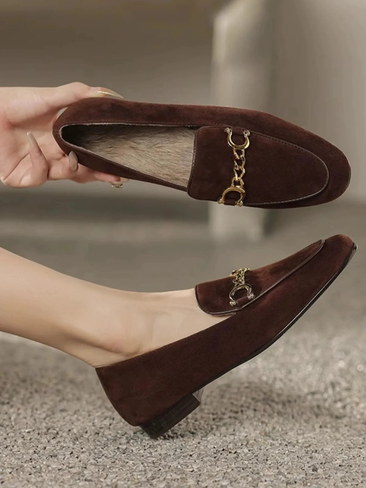 Retro British Style Fleece Lined Flat Bottom Loafers Women's Large Size Slip-On Shoes Matte Finish round Toe Rubber Outsole