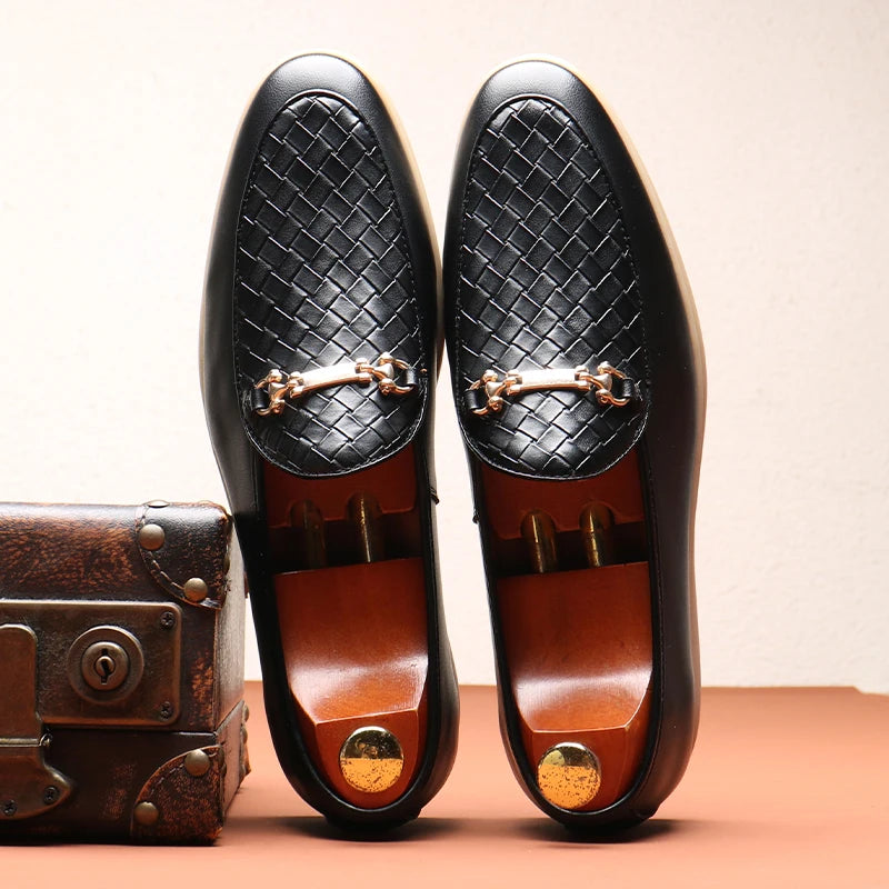 Fashion Men's Classic British Style Loafers Moccasins Men Casual Shoes Suede Leather Mens Light Comfortable Driving Flats