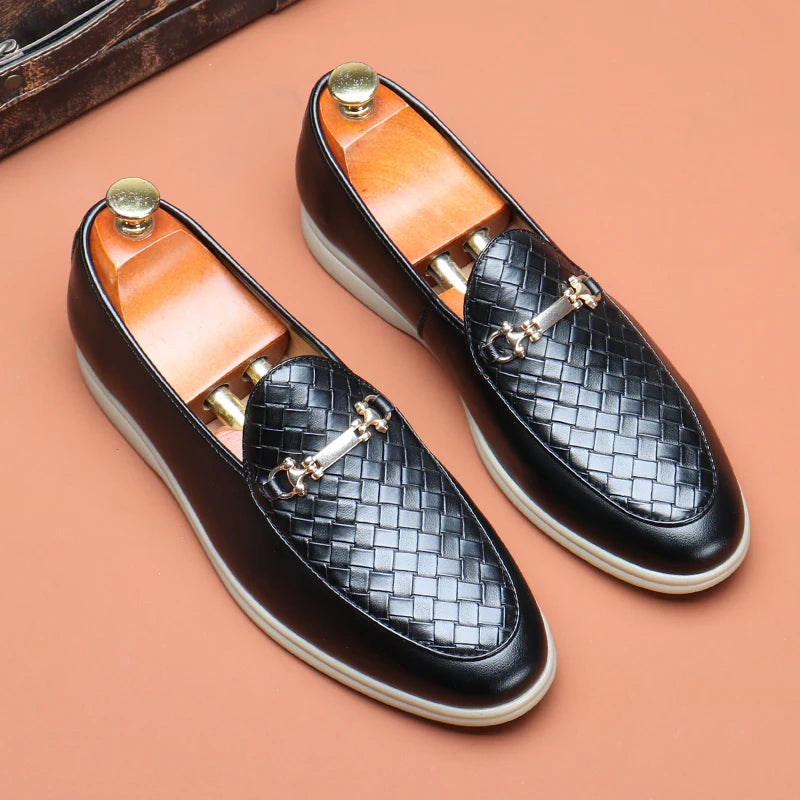 Fashion Men's Classic British Style Loafers Moccasins Men Casual Shoes Suede Leather Mens Light Comfortable Driving Flats
